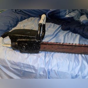 Prop chainsaw latherface